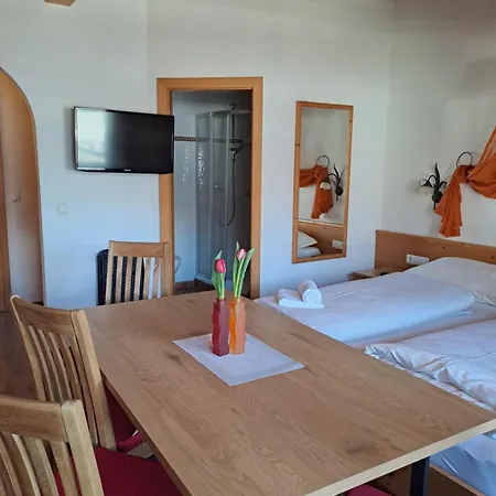 شقة Appartementhaus Alpina *