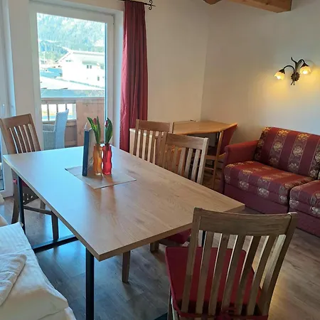 阿尔皮纳小木屋公寓式酒店 *